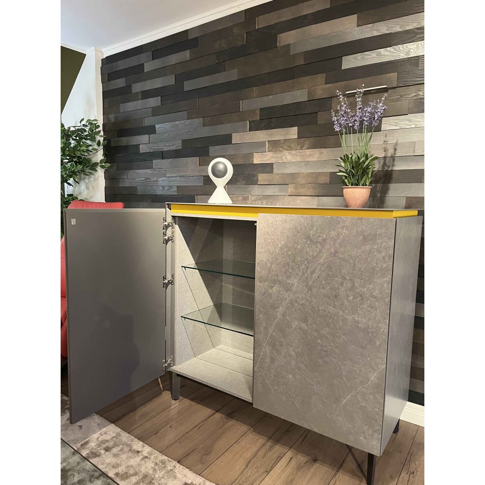 Bahut Haut Cosmopolitan