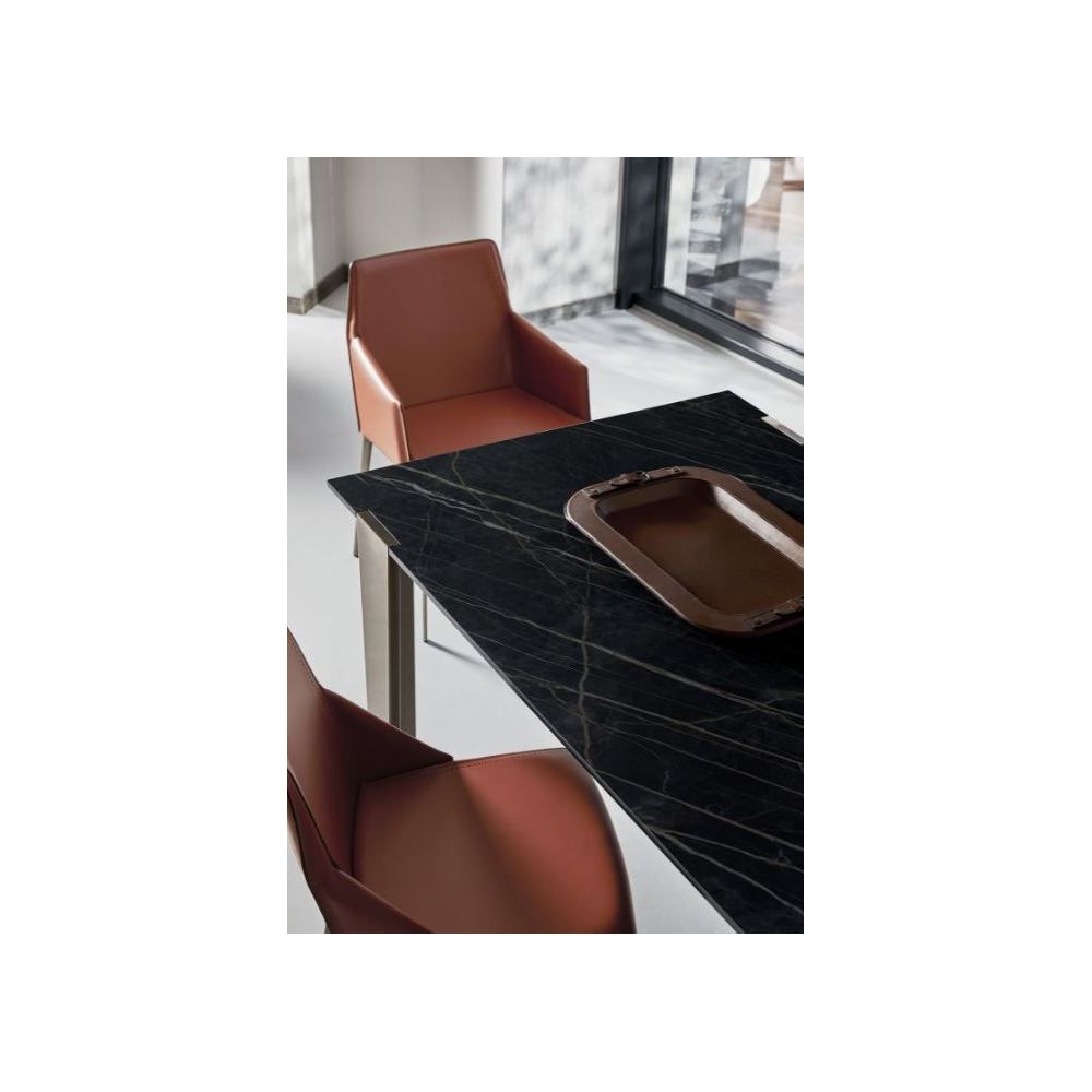 Chaise Sally sans accoudoirs pieds métal BONTEMPI CASA