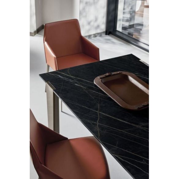 Chaise Sally avec accoudoirs pieds métal BONTEMPI CASA